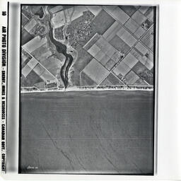 Shore of Lake Erie by Leaminton (Flight Line A3272, Photo Number 28)